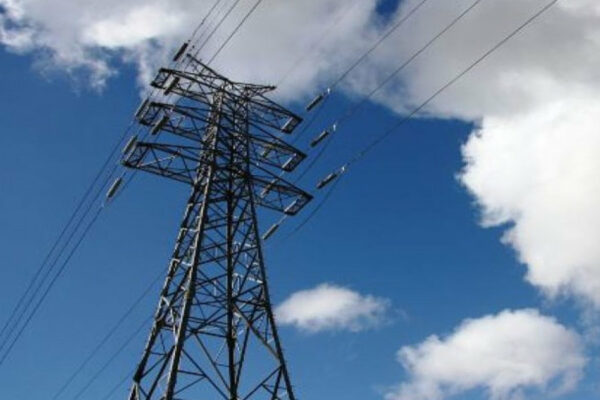España: trabajos en líneas eléctricas suspendidas y soterradas de MT/BT y fibra óptica